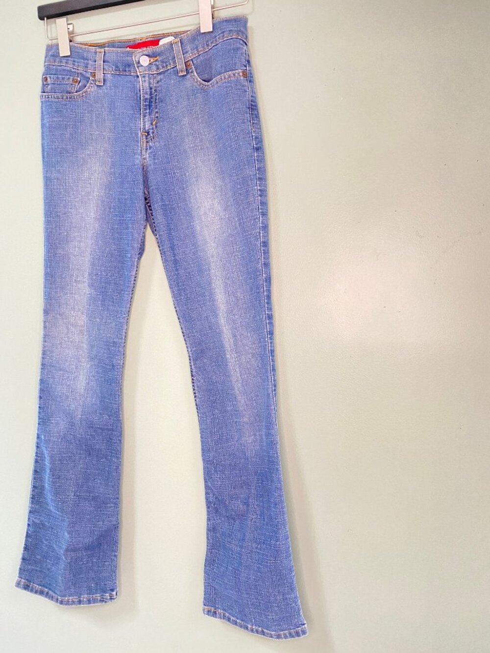 Levi Super Low Rise Stretch 518  Sz: 7 Junior 32 Waist or Hip (Remember Low Rise